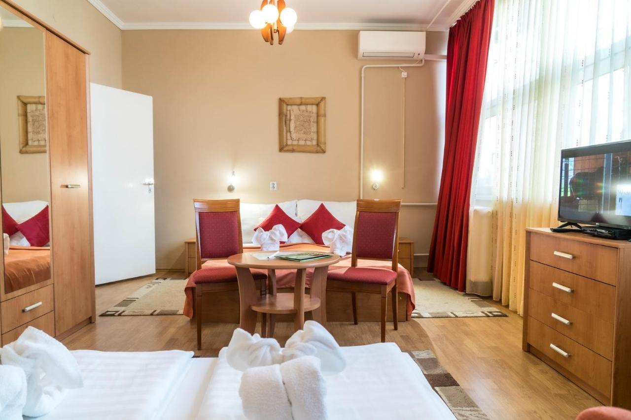 Hotel Dzsungel Nyíregyháza Extérieur photo